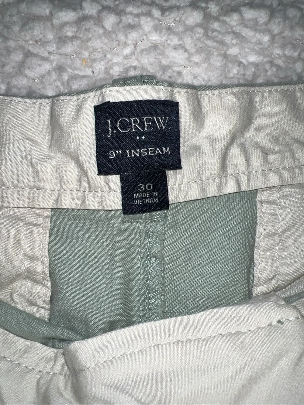 J. Crew Men’s Light Green Flat Front Chino Shorts, size 30, EUC